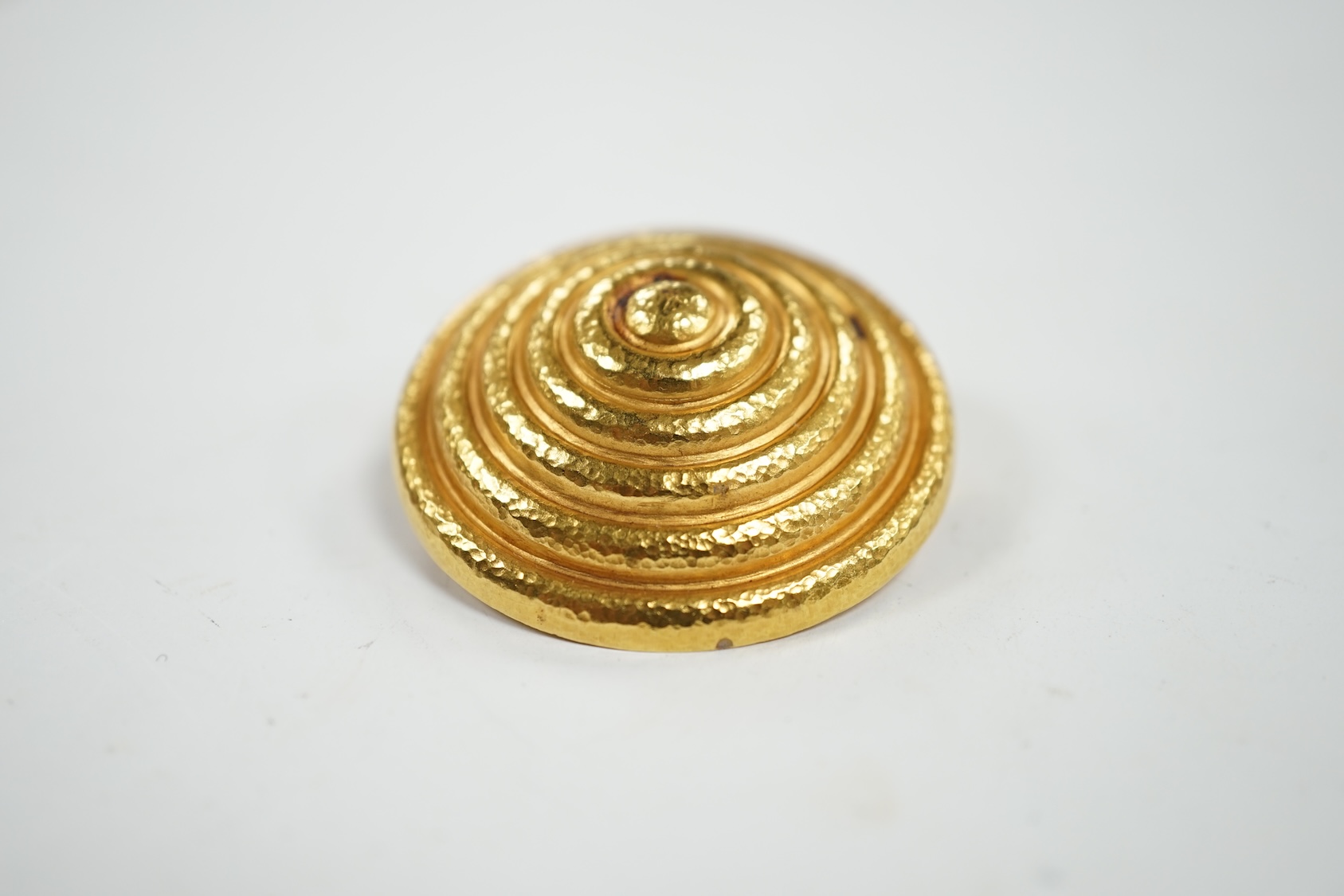 A modern Greek 18k domed circular whorl brooch, 46mm, 21.8 grams. Condition - fair to good